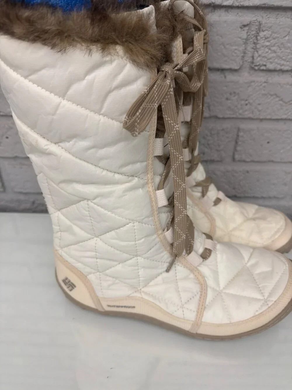 Columbia 200 Grams Women's Minx Mid-Winter Snow Boots Size 8